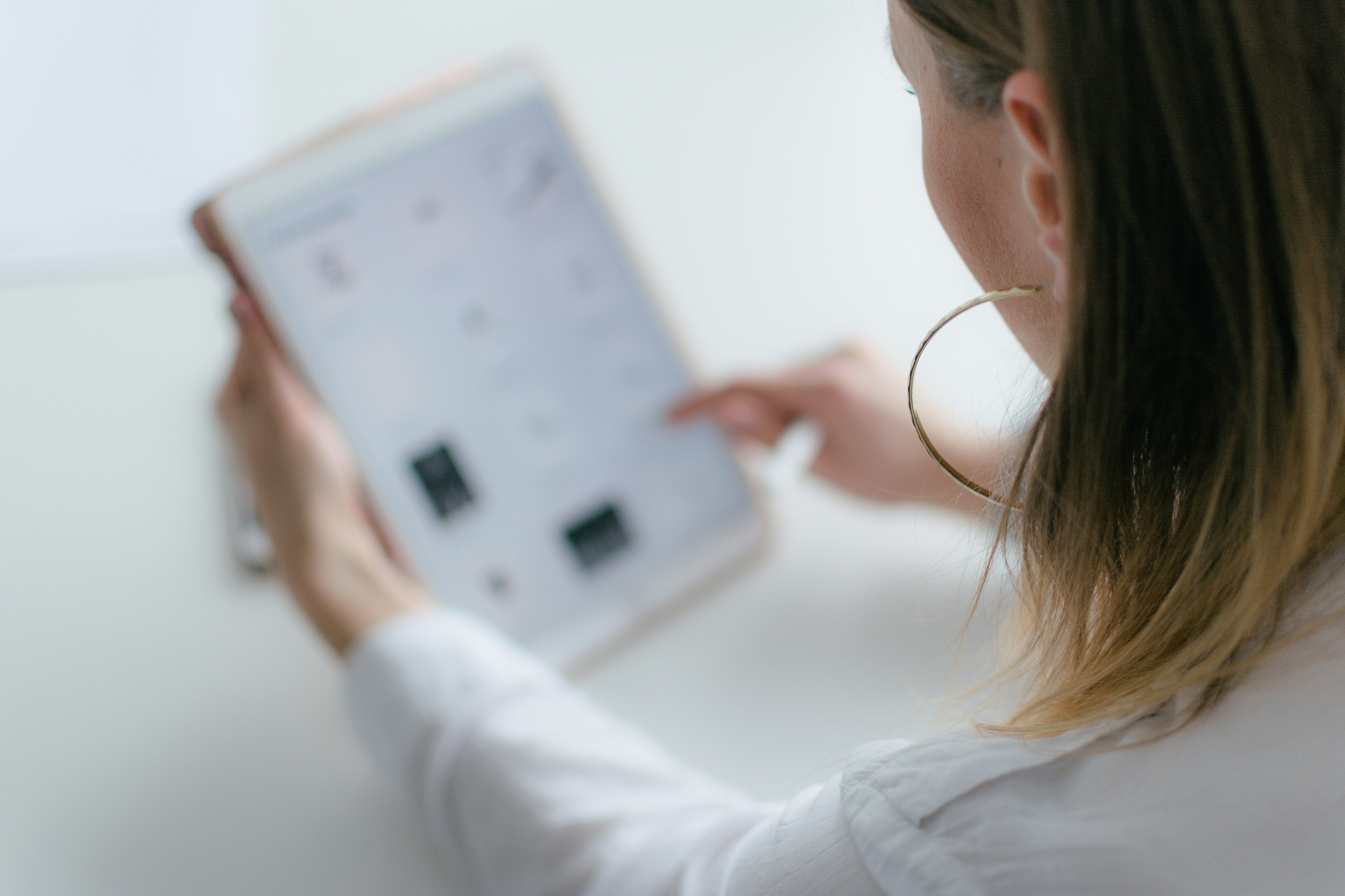 woman-using-tablet-computer